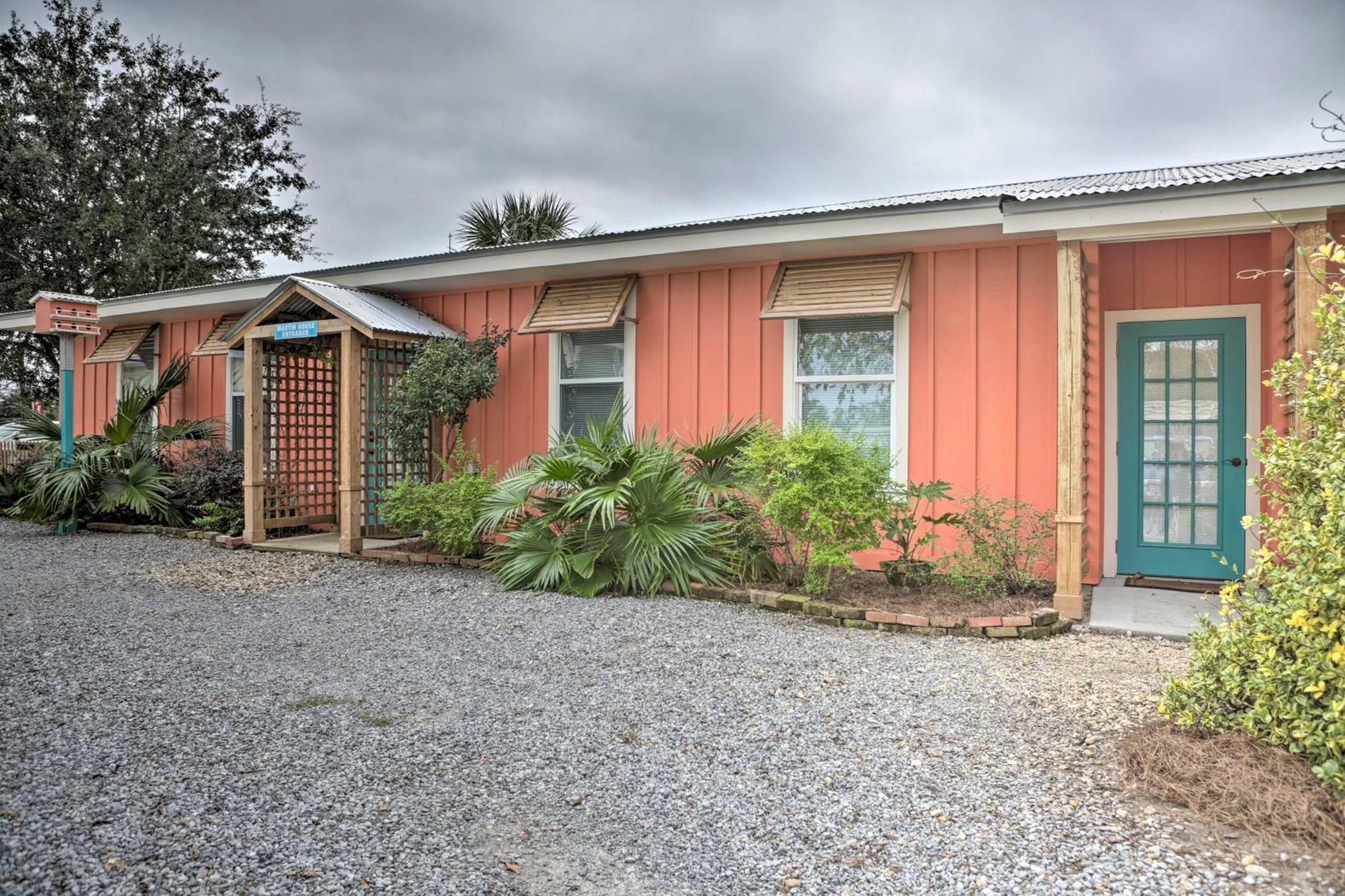 Walk To Beach From Chic Old Town Apartment With Yard Bay St. Louis Luaran gambar