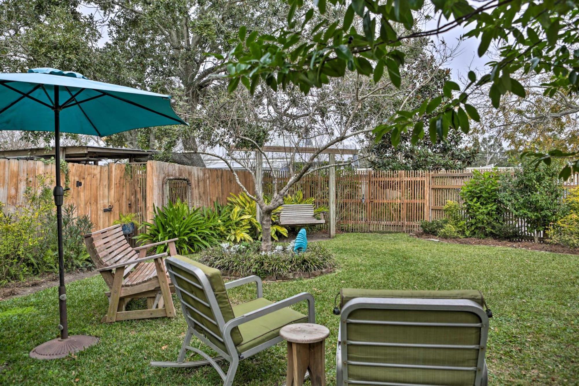Walk To Beach From Chic Old Town Apartment With Yard Bay St. Louis Luaran gambar